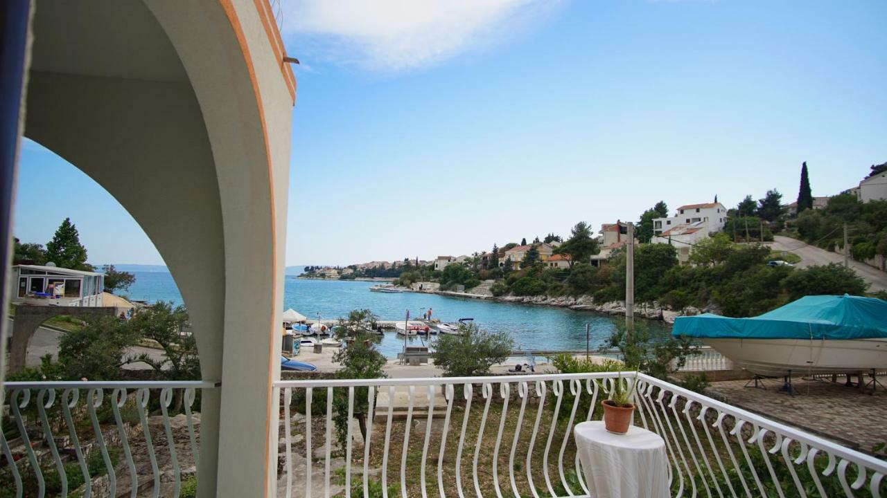 Apartmani Laura Trogir Exterior foto