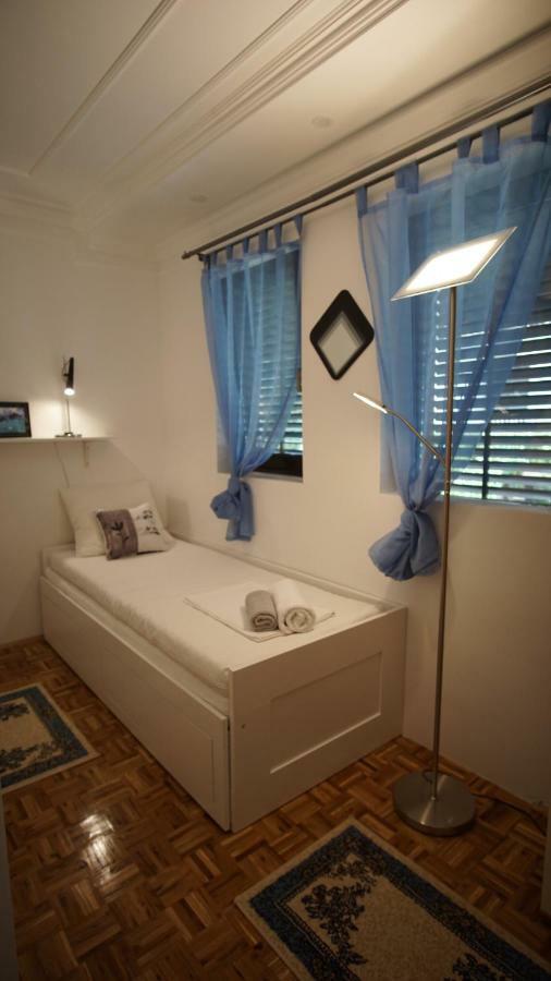 Apartmani Laura Trogir Exterior foto